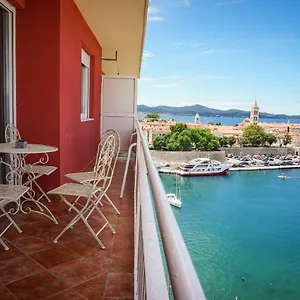 Apartment Greetings To The Sun, Zadar